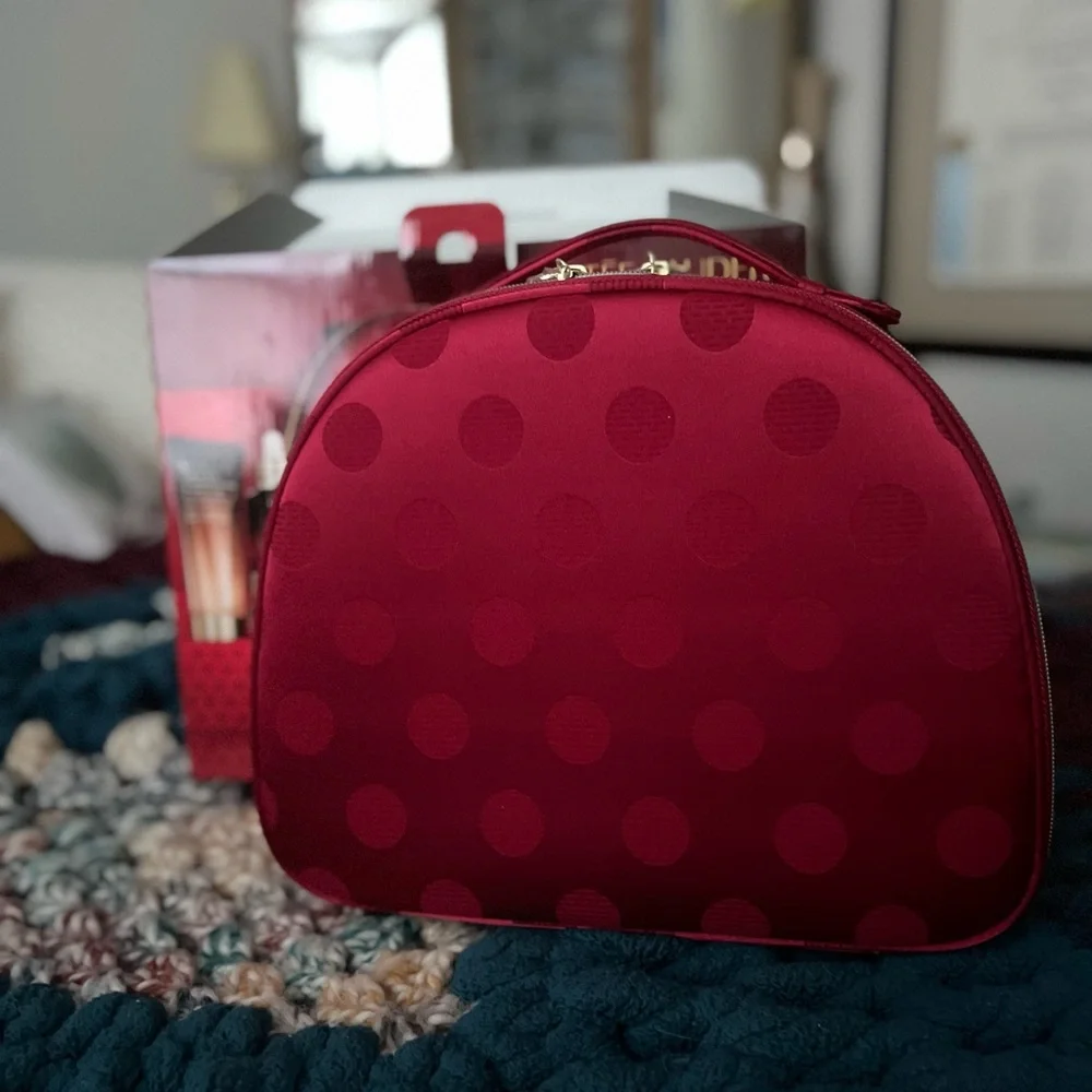 Estee Lauder Red Polka Dot Satin Tote NIB makeup not included - Picture 2 of 7